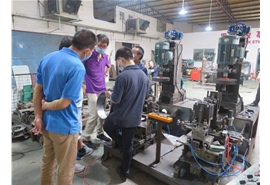 津?qū)汄?yàn)收機(jī)器